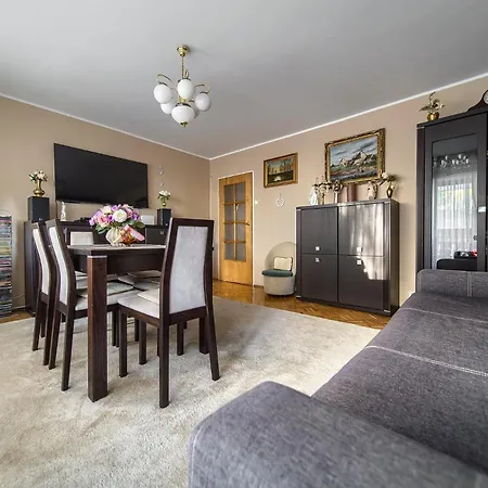 Szczepin Spacious By Bookinghost Appartement