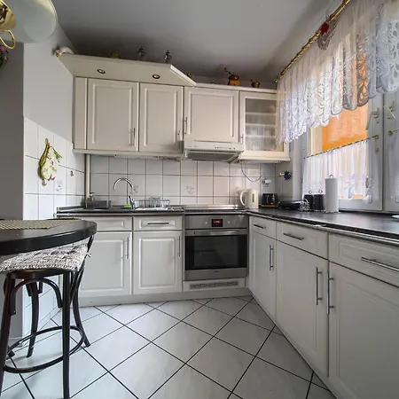 Apartment Szczepin Spacious By Bookinghost *