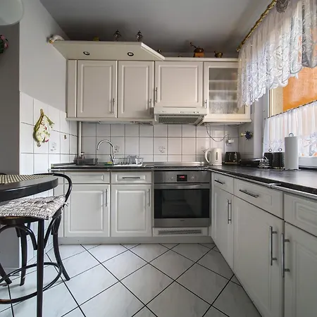 Szczepin Spacious By Bookinghost *