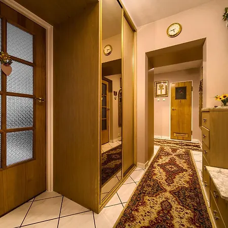 Szczepin Spacious By Bookinghost *